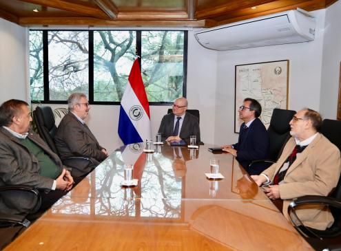 Ministro con UIP