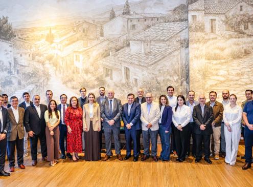 Reunión de ministro con ADEC
