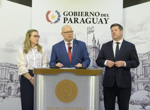 Ministro Lovera en conferencia de prensa