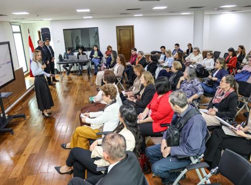 Capacitación a escribanos